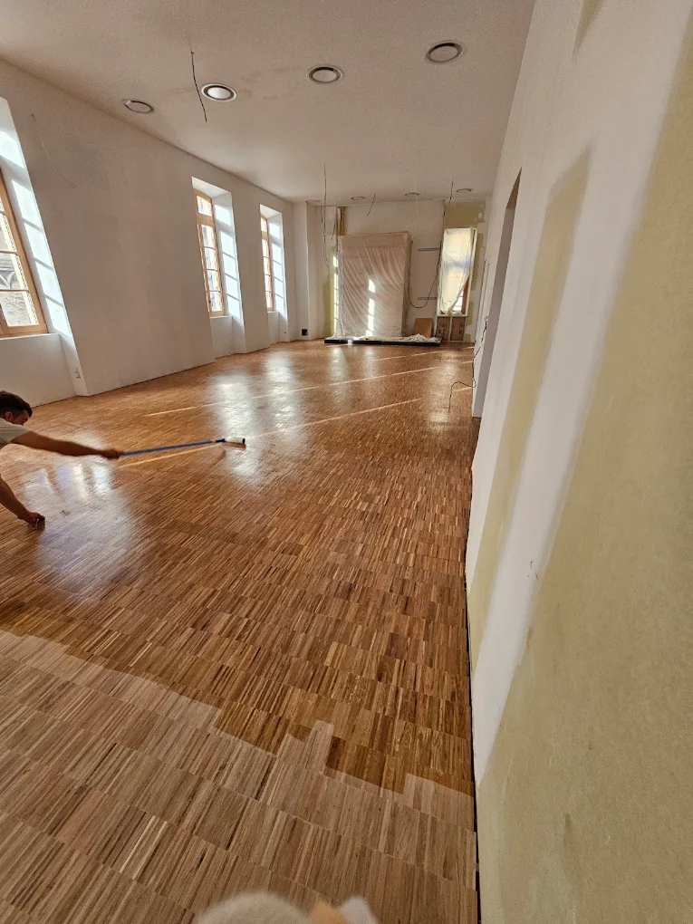 Musée — rénovation du parquet lame droite sur chant debout