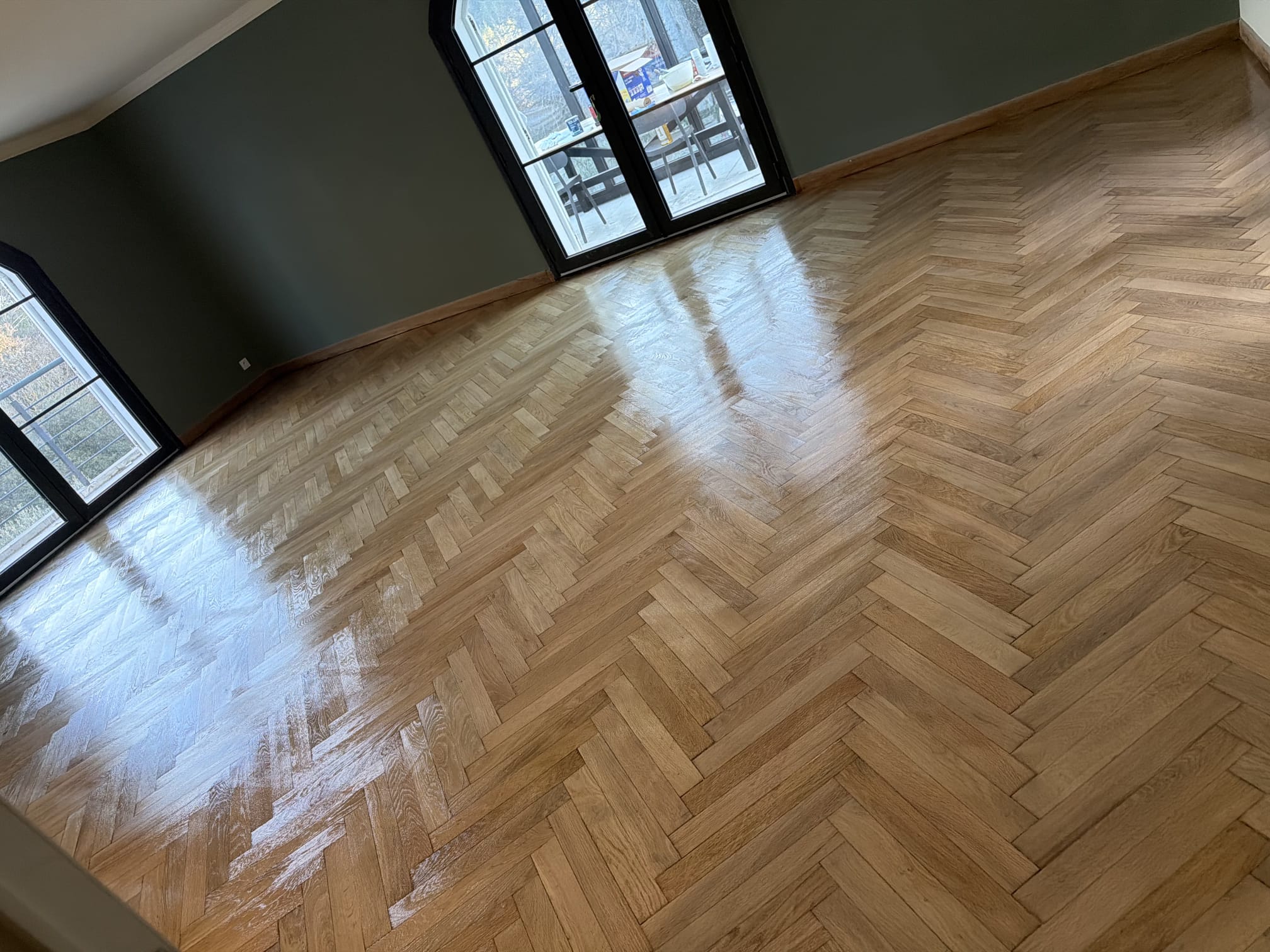 Parquet en chevrons vitrifié posé par Parquet Provence